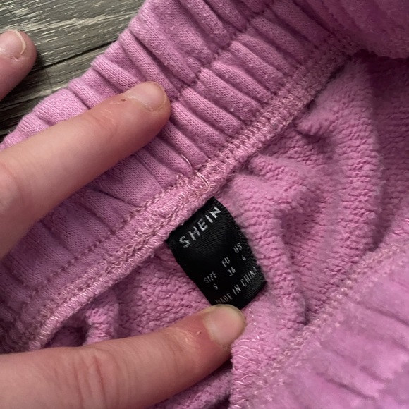 🍒PINK SWEAT SHORTS - SIZE SMALL - Picture 9 of 9